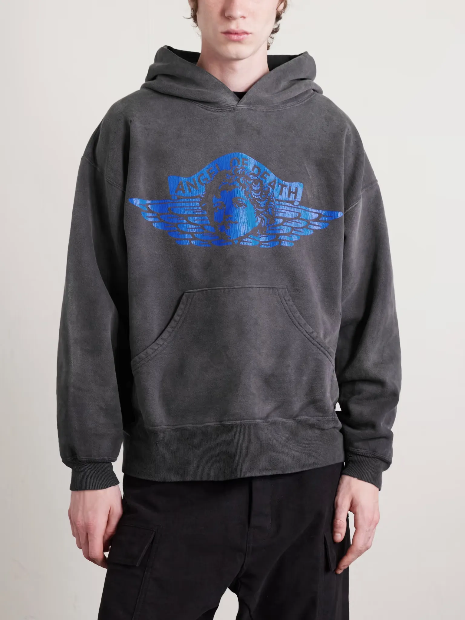 SAINT Mxxxxxx HOODIE/ANGEL/BLK 25 years new angel rebirth washed hoodie, washed black S-XL 25 years new version, revised many times, the version is more pure! Heavy washing water spray fading process, stronger distressing effect, handmade wormhole destruction treatment, genuine level distressed crack printing